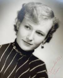 Clara Jean's Instagram, Twitter & Facebook