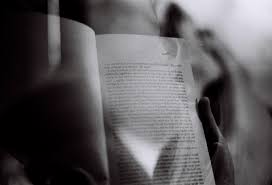 Chica leyemdo un libro wallpaper. Wallpaper Women Model Portrait Reading Back Emotion Skin Mono Blackandwhite Beauty Bw Woman Hand Analog Finger Book Leg Photograph Film Analogue Sense Filmisnotdead Portraiture Image Filmlives Modelshoot Filmisntdead