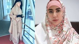 Dilamar Sejumlah Pria Via Akun Instagram Begini Reaksi Cinta Penelope Tribun Solo