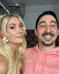 Annette Voss's Instagram, Twitter & Facebook