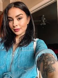 Meghan Vasquez (@momentswithmeghan) • Threads, Say more