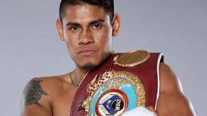 Emanuel vaquero navarrete will expose in his next fight the feather belt of the omb against christopher 'smurf' díaz on april 24 in miami, as reported mike coppinger of the athletic y salvador rodríguez from espn. Vaquero Navarrete Defendera A Pitufo Diaz En Abril
