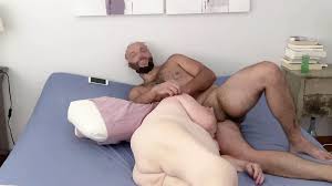 Amatör büyükanne porno: 80 yaşındaki büyükanne ile anal seks ve boşalmak  yutma