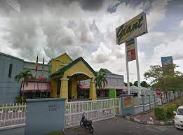 It is by 28 mrr2 (w), near 28 mrr2 (e), near taman industri bolton 1/4, j, near taman industri bolton 1, j. Giant Hypermarket Batu Caves