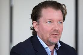 Denis Perron's Instagram, Twitter & Facebook