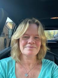 hi girlies, suggest haircut for triangle face shape