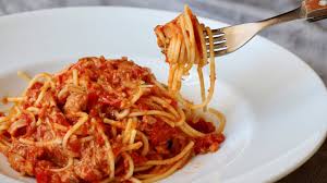 Sosul de bolognese este fabricat din carne tocată, cu adaos de roșii și paste făinoase din acestea, condimente aromate. Paste Cu Ton Si Sos De Rosii Pasta With Tuna Fish And Tomato Sauce Pasta Chef Ioana Muresan Youtube