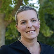 Lauren Kamm's Instagram, Twitter & Facebook