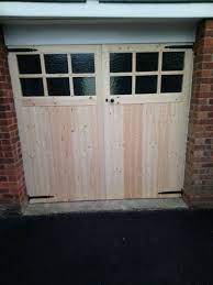 The jeld wen doors sold by home depot are just fine. Jeld Wen E70gtfg Side Hung Garage Door For Sale Online Ebay
