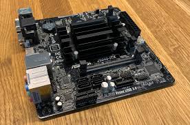 Gamer pc bauen | gaming pc selber zusammenbauen gaming pc für 1000€ test / review: Nas Basic 2 1 Mini Itx Eigenbau Nas Mit 4x Sata Und Passiver 4 Kern Cpu