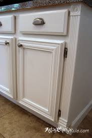 Kitchen Cabinet Makeover Annie Sloan Chalk Paint Artsy Chicks Rule Chalk Paint Kitchen Cabinets Chalk Paint Kitchen Painting Kitchen Cabinets