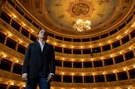 Ieri, 20 aprile 2016 il sindacato dei poliziotti. Roberto Mancini Presenta Le Sue Marche In Onda Il Video Spot Password Magazine