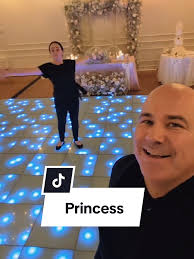 Sibling Wedding Songs: Dance with Brother or Sister at Your Wedding