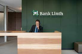 Die bank linth ist an der six swiss exchange kotiert (symbol: Bank Linth Buntschwarz