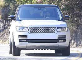 Kim Kardashian Visits Caitlyn Jenner S House In Her New Range Rover Range Rover Super Sport Cars Range Rover Sport