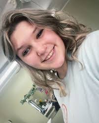 Autumn Hoffman's Instagram, Twitter & Facebook