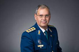 Dumitru prunariu, the only romanian who flew in space pe 14 mai 1981, dumitru prunariu a devenit primul și singurul român care a zburat vreodată în spațiul cosmic. Dumitru Prunariu Singurul Roman Care A Ajuns In SpaÈ›iu Va Vorbi In Seria De ConferinÈ›e MoÈ™tenirea Lui Asachi Despre Expansiunea Universului È™i È™ansele De A GÄƒsi ViaÈ›Äƒ Pe Alte Planete Universitatea