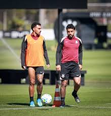 Velocidade e presença na área: como Diniz preparou o Corinthians para jogo contra o Inter