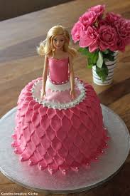 Die torte ist ohne viel übung selber herzustellen. Kerstins Kreative Kuche Barbie Torte