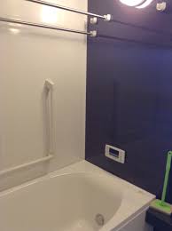 Adjustable grey radiator cloth airer laundry dryer caravan bathroom. Drying Clothes In Your Bathroom In Japan Martinigirlsakeworld