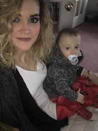 I really love this one, very crisp looking. Thank you Kim Kusnersyk for  modeling this one, and the Navy Leggings are a perfect match as well as the  bracelets and earrings. 🥰🥰🥰