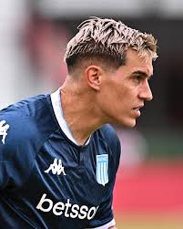 ATENCIÓN! ⚠️ Agustín García Basso NO JUGARÍA el sábado ante #Boca porque no  llegaría a recuperarse del traumatismo. Cuando el defensor de #RACING  prueba con impacto, aún siente molestias y por eso