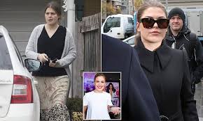 Browse luxury house plans with photos. Cancer Faker Belle Gibson Is A Prisoner In Her Melbourne Home As Authorities Chase 410 000 Fine Daily Mail Online