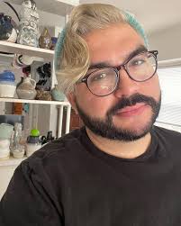 Jeremy Michael Intille (@jerbear_and_his_stickybuns) • Instagram photos and  videos