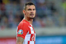 Найдите больше постов на тему dejan lovren. Jutarnji List Dejan Lovren S Obitelji Cisti Hotel Za Ljude S Banije Ako Bog Da Spremni Smo Do Veceras