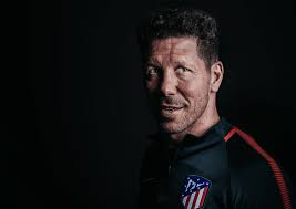 Para celebrarlo, a giovanni le han hecho este bonito peinado, con el que ha tenido que salir a entrenar. Coaches Voice El Cholo