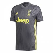 Juventus football club, colloquially known as juventus and juve (pronounced ˈjuːve), is a professional football club based in turin, piedmont, italy. Trikot Juan Cuadrado 2021 2022 Juventus Turin