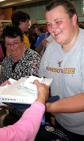 Loyola students get laptops