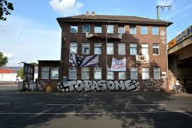 Cologne Squat Net