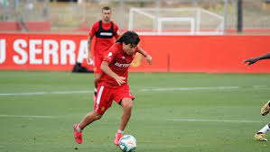 Luka romero was born in mexico november 18th, 2004, while his dad diego, a nomadic footballer played for alacranes. Luka Romero El Nuevo Messi Llego Al Barca Demasiado Pronto