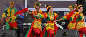 Tari melinting tergolong tarian tertua, karena diperkirakan sudah ada sejak masuknya agama islam di indonesia, khususnya di lampung. Tugas Keberagaman Di Indonesia 9 9 Penyusun Kliping Ardihta Dian Rahmawati Enilin Oktovianus Mutiara Nadya Febby Lelunny Serly Febriyana Kata Pengantar Puji Tuhan Kliping Keberagaman Di Indonesia Ini Dapat Selesai Kliping Ini Dapat