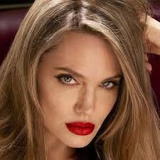 Isabel Corchado's Instagram, Twitter & Facebook