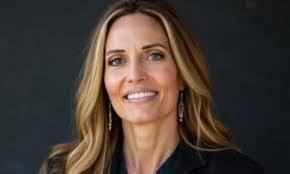 Antoinette Lewis's Instagram, Twitter & Facebook