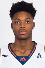 Jordan Ivey's Instagram, Twitter & Facebook