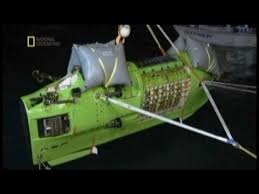 Le réalisateur canadien de titanic et abyss james cameron va tenter l'exploit dans les semaines à venir de plonger seul dans la fosse des mariannes (océan pacifique), le site le plus profond connu de la croûte terrestre, pour en ramener images et spécimens. Euronews Hi Tech James Cameron Touche Le Fond Youtube