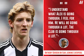 Aaron Leeds from Ipswich. Live sting 🐝