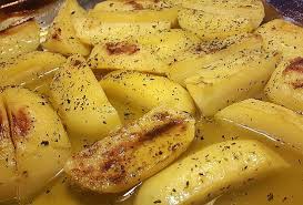 According to gurney's seed & nursery co., 2 pounds of yukon gold seed potatoes will make 10 to 15 potato sets when cut. Lemon Roasted Potatoes Picture Of Florida Greek Restaurant Toronto Tripadvisor