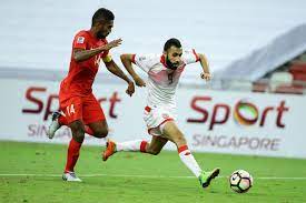 Singapur'un en genç çıkışçısı, ilk uluslararası görünümünü 16 ve 217 günlerinde yapıyor. Hariss Harun Zimbio