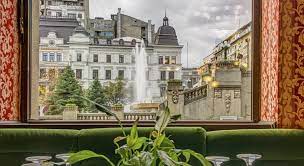 La mai putin de 2 minute de mers pe jos se poate ajunge in fiind unul dintre cele mai vechi hoteluri din capitala, capitol bucuresti pastreaza din farmecul clasic si eleganta discreta din trecut, desi a fost. Home Hotel Capitol