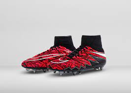 Other symbols on the boots include lewandowski's personal logo, jersey number and a judo belt that pays tribute to the player's father, who was a judo athlete. Nike Football Celebrates Robert Lewandowski With Exclusive Hypervenom Ii Lewandowski Nike Football Robert Lewandowski