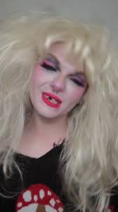 El Maquillaje de la Maestra Sustituta: Tendencias en Belleza