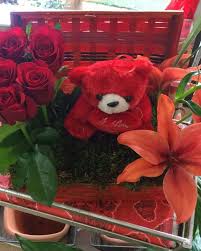 Everyone wants his valentine day presents an ideological and unique. Valentine S Day 2021 Gifts You Can Present To Your Beloved Relationships News India Tv