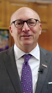 LSU students researched animals in the Galapagos with LSU College of the  Coast & Environment professors Dan Holstein & Tracy Quirk. 🐢🐙 Read more  about these Tigers' experience in a living laboratory: