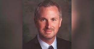 Steven Bott's Instagram, Twitter & Facebook