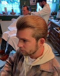 Taper- Style with @reuzel grooming tonic