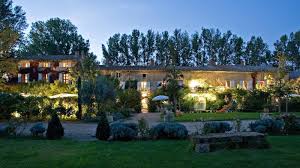 La Nesquiere B B Situe A Pernes Les Fontaines Dans Le Vaucluse Un Veritable Petit Paradis Idee Per La Stanza Da Letto Stanza Da Letto Idee
